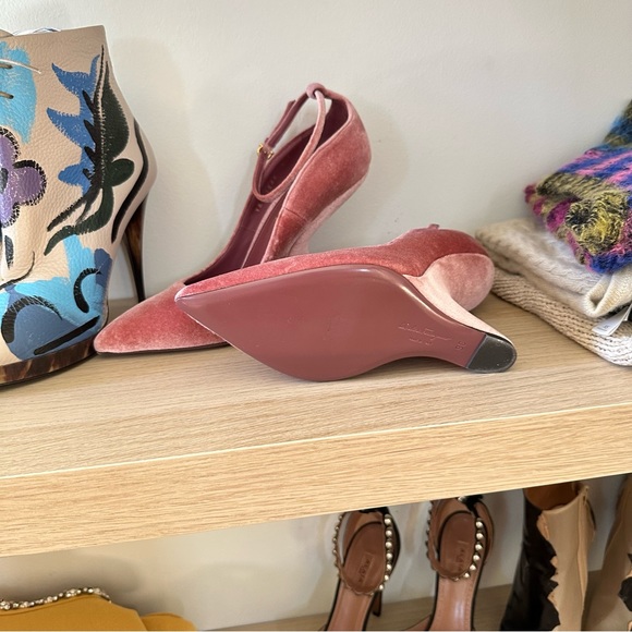 🌟SOLD🌟 Salvatore Ferragamo Pink Pumps - Picture 5 of 7